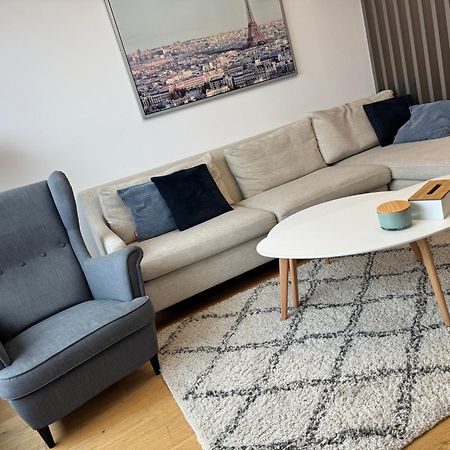 Apartamento Downtown Charm With Free Parking Spot Bratislava Exterior foto